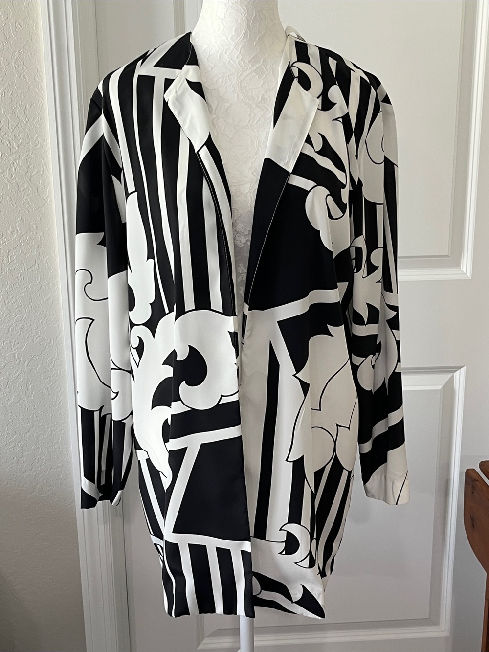 Caron Chicago VTG Made in n the USA Black and White Graphic Open-Front Blazer - Picture 1 of 6